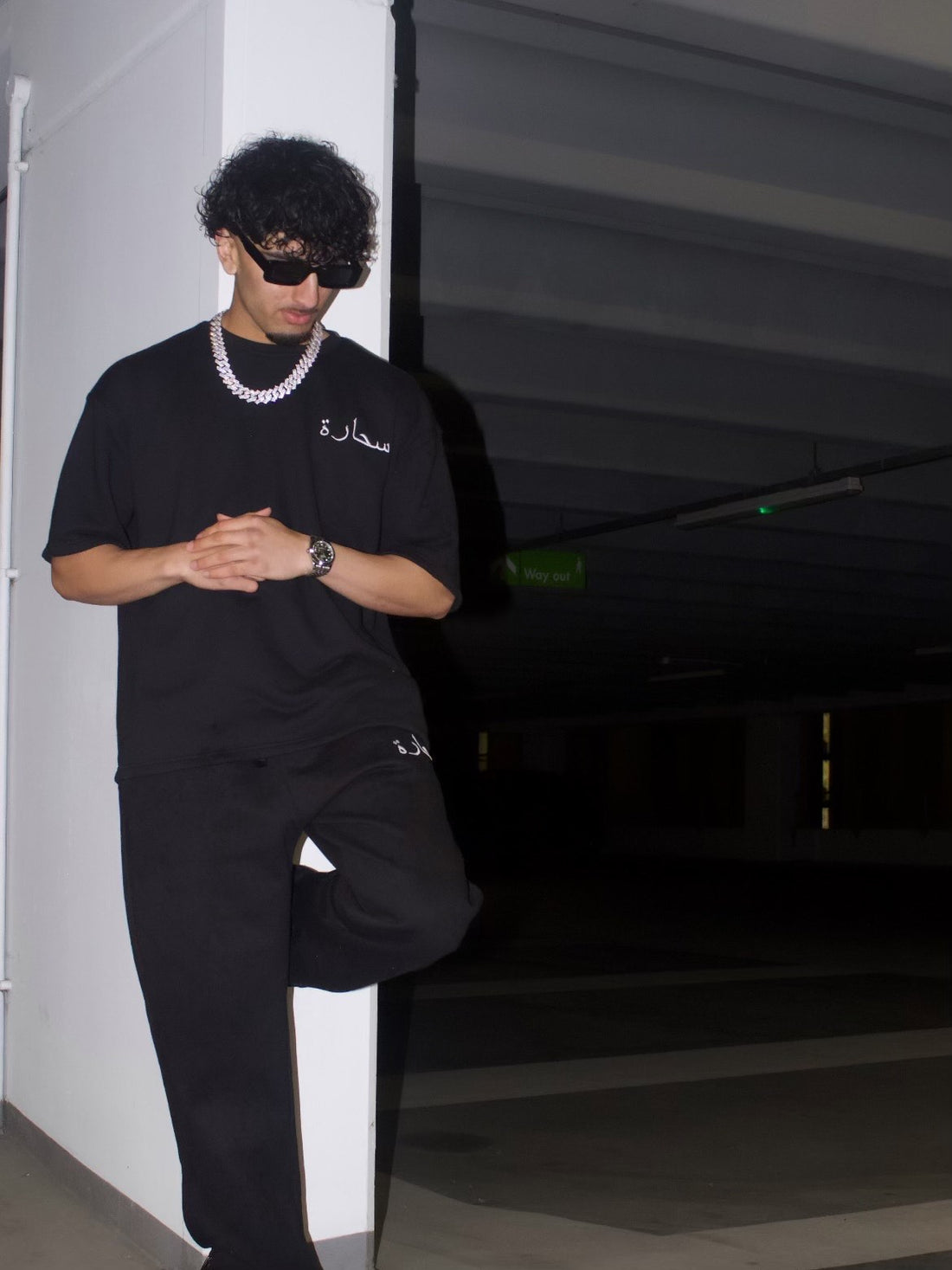 Essential Logo Tee – Black